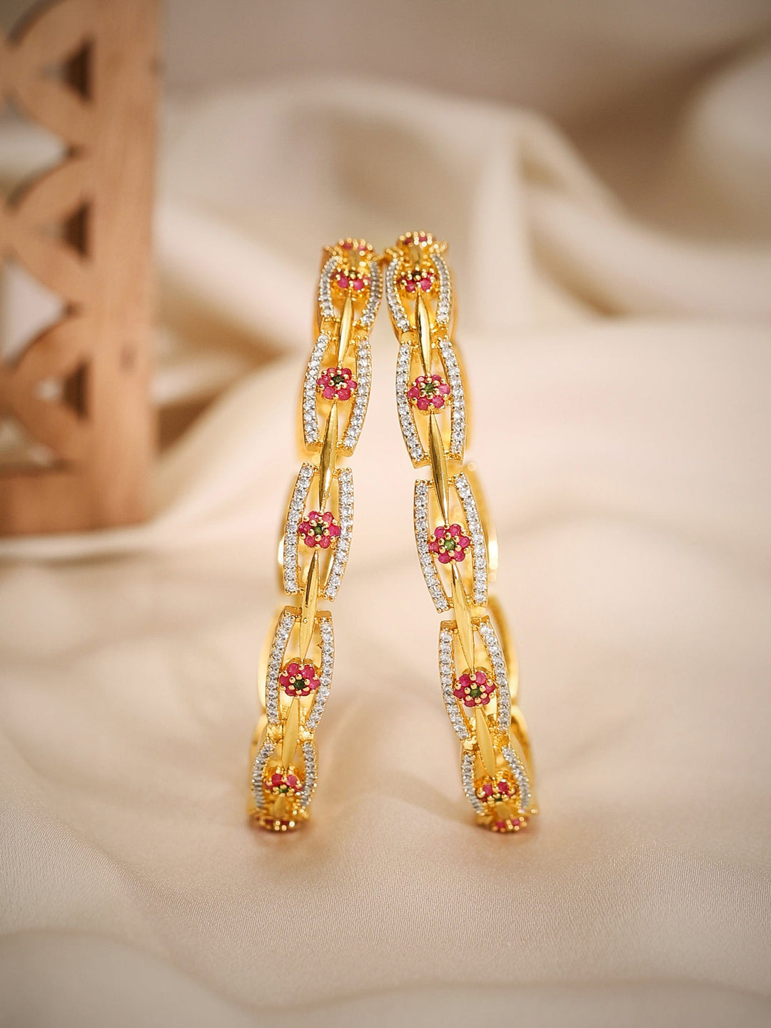 Rubans Set Of 2, 24K Gold Plated Red & Green Zircons Minimal Bangles Bangles & Bracelets